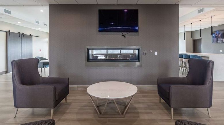 <b>Best Western Plus South Tacoma Hotel Lobby</b>. Images powered by <a href="https://iceportal.shijigroup.com/" title="IcePortal" target="_blank">IcePortal</a>.
