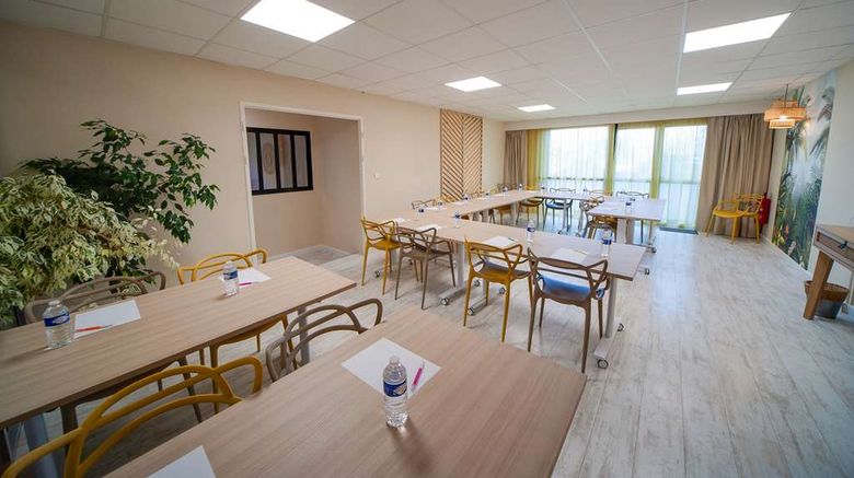 <b>Sure Hotel by BW Beziers Le Monestie Meeting</b>. Images powered by <a href="https://iceportal.shijigroup.com/" title="IcePortal" target="_blank">IcePortal</a>.