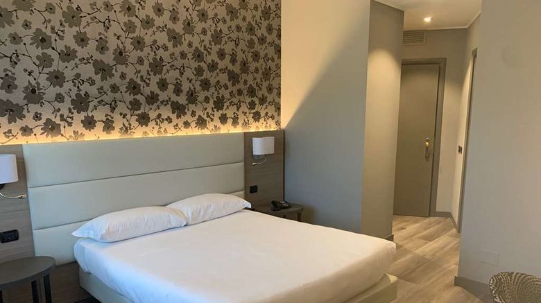 <b>Sirio, Sure Hotel Coll by Best Western Room</b>. Images powered by <a href="https://iceportal.shijigroup.com/" title="IcePortal" target="_blank">IcePortal</a>.