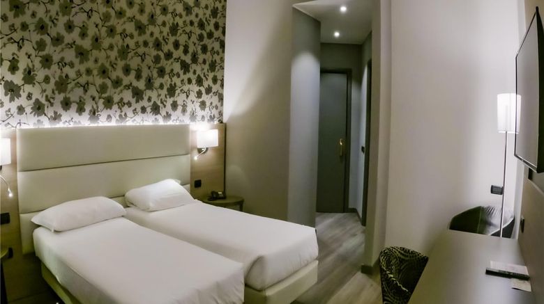 <b>Sirio, Sure Hotel Coll by Best Western Room</b>. Images powered by <a href="https://iceportal.shijigroup.com/" title="IcePortal" target="_blank">IcePortal</a>.
