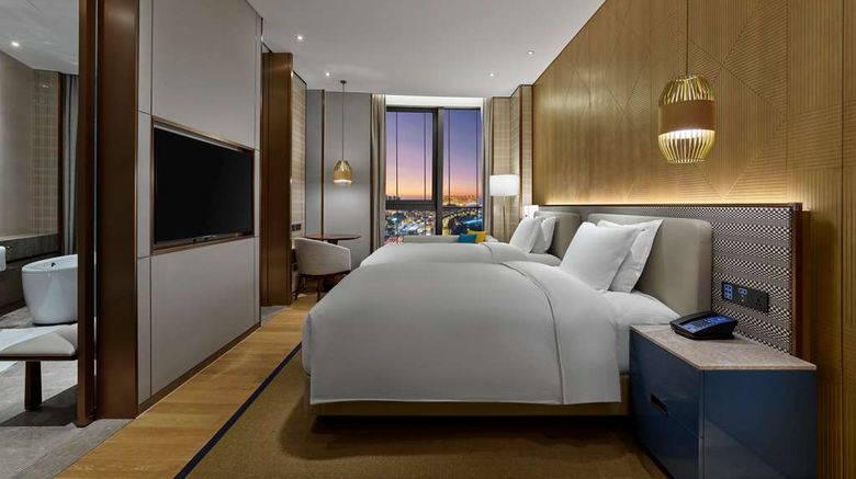 <b>Hilton Hainan Ocean Flower Island Room</b>. Images powered by <a href="https://iceportal.shijigroup.com/" title="IcePortal" target="_blank">IcePortal</a>.