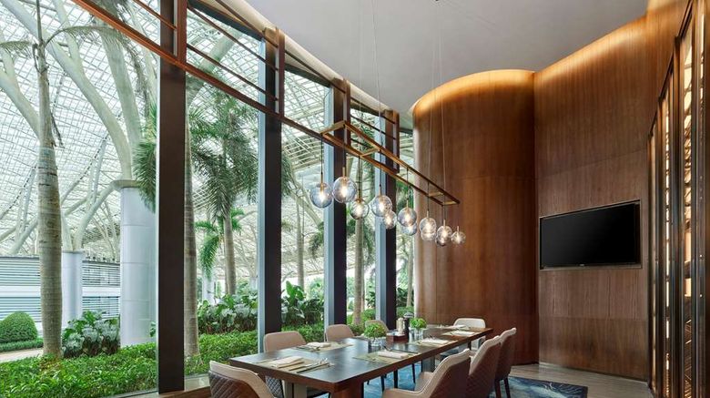 <b>Hilton Hainan Ocean Flower Island Restaurant</b>. Images powered by <a href="https://iceportal.shijigroup.com/" title="IcePortal" target="_blank">IcePortal</a>.