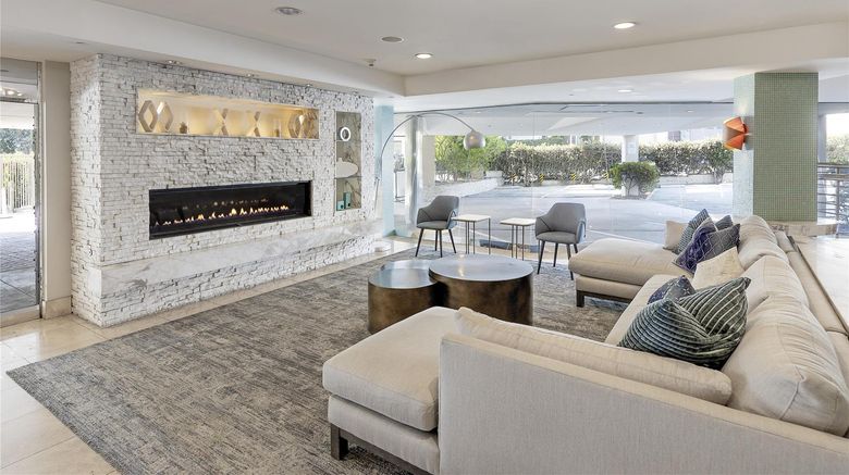 <b>Belamar Hotel, Tapestry Collection Lobby</b>. Images powered by <a href="https://iceportal.shijigroup.com/" title="IcePortal" target="_blank">IcePortal</a>.