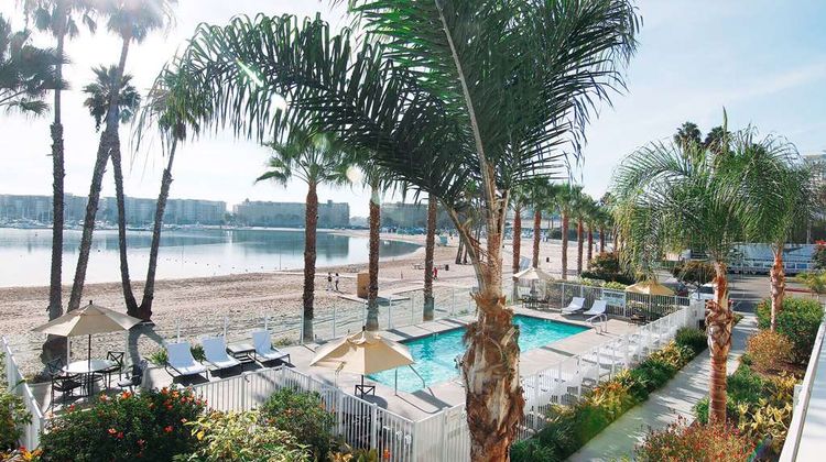 Jamaica Bay Inn Marina del Rey Pool
