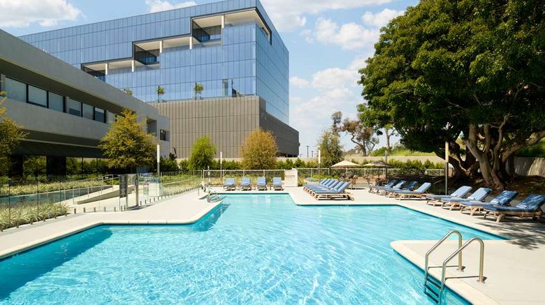 <b>Hilton Los Angeles Culver City Pool</b>. Images powered by <a href="https://iceportal.shijigroup.com/" title="IcePortal" target="_blank">IcePortal</a>.