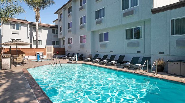 <b>The Wayfarer, Tapestry Collection Pool</b>. Images powered by <a href="https://iceportal.shijigroup.com/" title="IcePortal" target="_blank">IcePortal</a>.