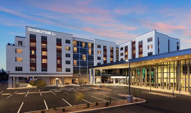 DoubleTree Downtown Convention Center Exterior