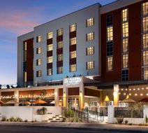 DoubleTree Downtown Convention Center Exterior