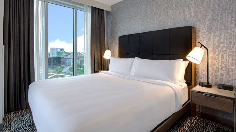 <b>Homewood Sts by Hilton Montreal Downtown Room</b>. Images powered by <a href="https://iceportal.shijigroup.com/" title="IcePortal" target="_blank">IcePortal</a>.