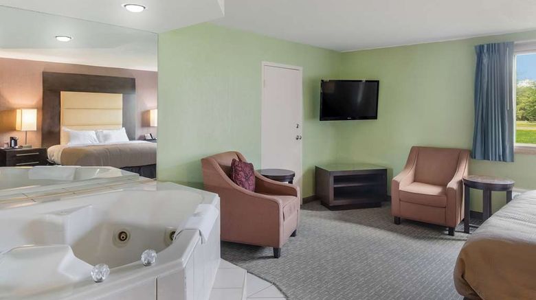 <b>Econo Lodge Hurley Ironwood Suite</b>. Images powered by <a href="https://iceportal.shijigroup.com/" title="IcePortal" target="_blank">IcePortal</a>.