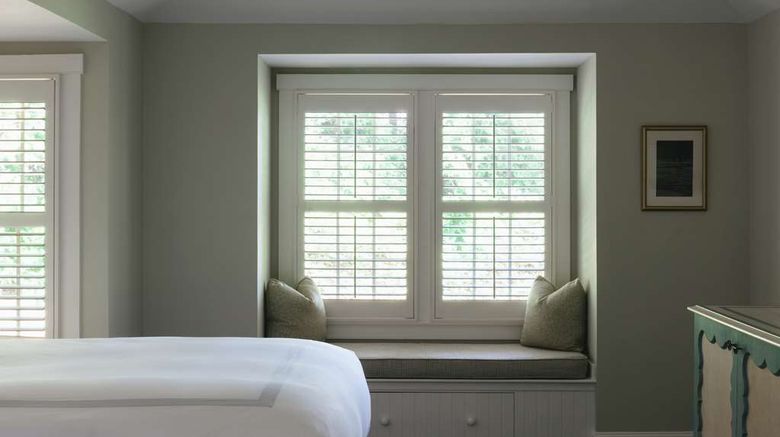 <b>Chatham Bars Inn Suite</b>. Images powered by <a href="https://iceportal.shijigroup.com/" title="IcePortal" target="_blank">IcePortal</a>.