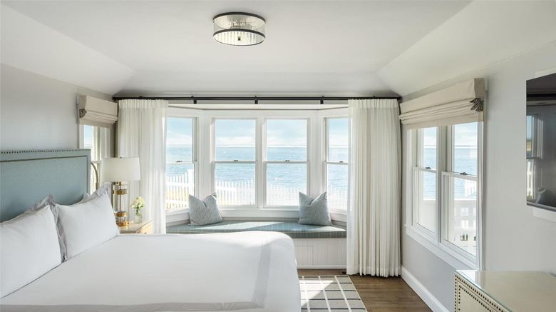 <b>Chatham Bars Inn Room</b>. Images powered by <a href="https://iceportal.shijigroup.com/" title="IcePortal" target="_blank">IcePortal</a>.