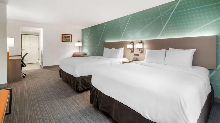 Comfort Inn & Suites Lake George Room