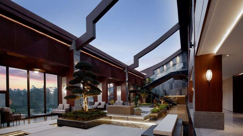 <b>Wyndham Xinyi Lotus Lake Lobby</b>. Images powered by <a href="https://iceportal.shijigroup.com/" title="IcePortal" target="_blank">IcePortal</a>.