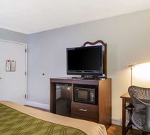 SureStay Hotel by Best Western Brunswick Room