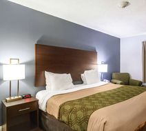 SureStay Hotel by Best Western Brunswick Room