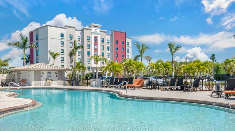 <b>Magnolia Pointe, BW Signature Collection Pool</b>. Images powered by <a href="https://iceportal.shijigroup.com/" title="IcePortal" target="_blank">IcePortal</a>.
