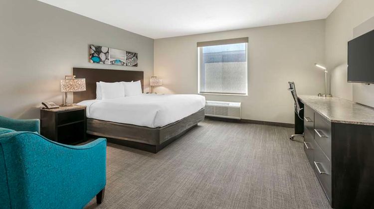 Magnolia Pointe, BW Signature Collection Room