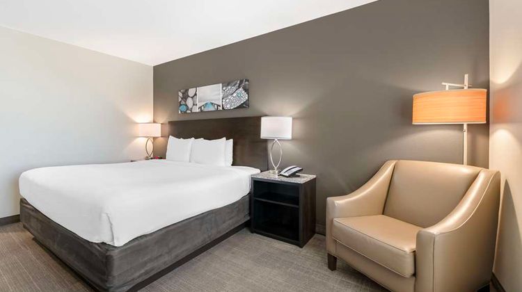 Magnolia Pointe, BW Signature Collection Room
