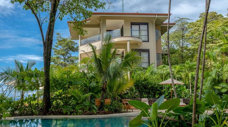 Arenas del Mar Beach and Rainforest Exterior. Images powered by <a href="https://iceportal.shijigroup.com" target="_blank" rel="noopener">Ice Portal</a>.