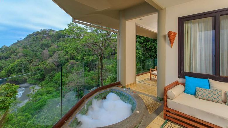 <b>Arenas del Mar Beach and Rainforest Suite</b>. Images powered by <a href="https://iceportal.shijigroup.com/" title="IcePortal" target="_blank">IcePortal</a>.