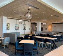 La Quinta Inn & Suites by Wyndham Lobby