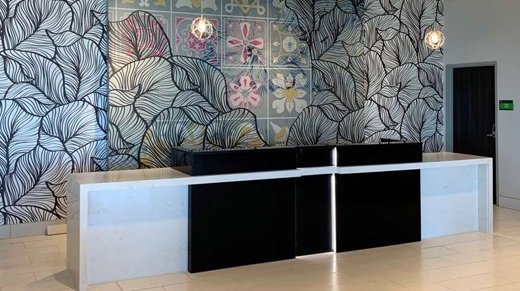 La Quinta Inn & Suites by Wyndham Lobby