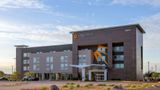<b>La Quinta Inn & Suites by Wyndham Exterior</b>. Images powered by <a href="https://iceportal.shijigroup.com/" title="IcePortal" target="_blank">IcePortal</a>.