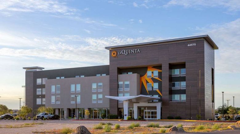 <b>La Quinta Inn & Suites by Wyndham Exterior</b>. Images powered by <a href="https://iceportal.shijigroup.com/" title="IcePortal" target="_blank">IcePortal</a>.