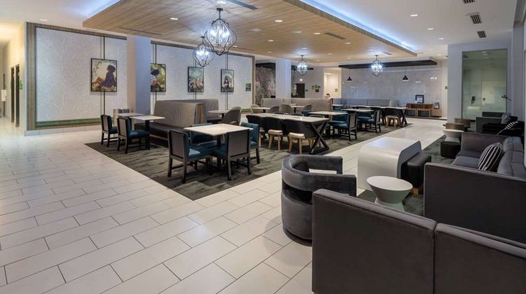 La Quinta Inn & Suites by Wyndham Lobby