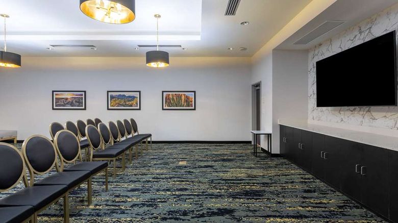 <b>La Quinta Inn & Suites by Wyndham Meeting</b>. Images powered by <a href="https://iceportal.shijigroup.com/" title="IcePortal" target="_blank">IcePortal</a>.