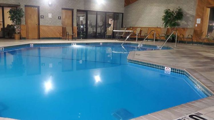 Americas Best Value Inn Chippewa Falls Pool