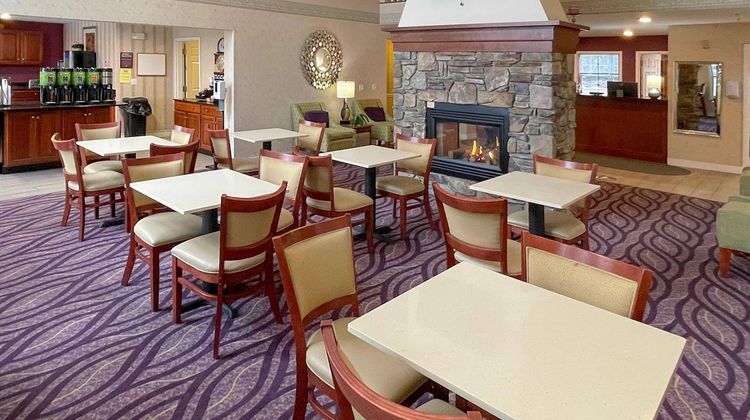 Smart Suites Burlington Restaurant