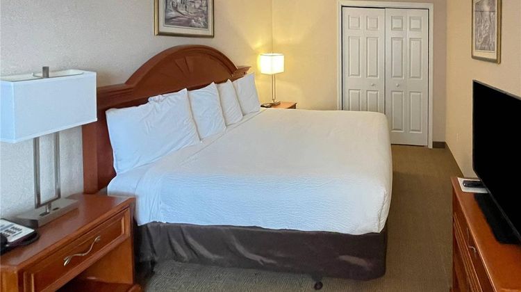 Smart Suites Burlington Suite