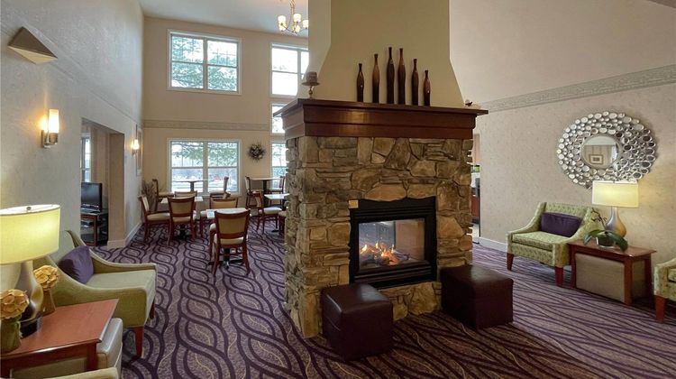 Smart Suites Burlington Lobby