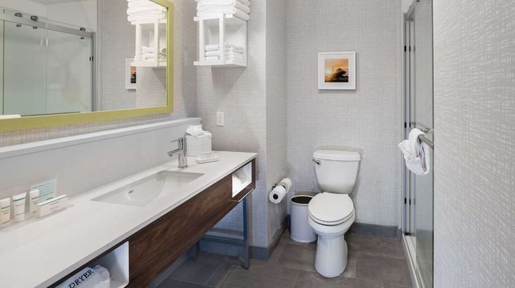 Hampton Inn Riverside March Air Reserve Room