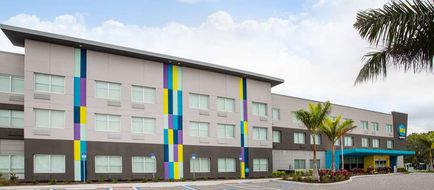 Tru by Hilton Bradenton I 75 Exterior