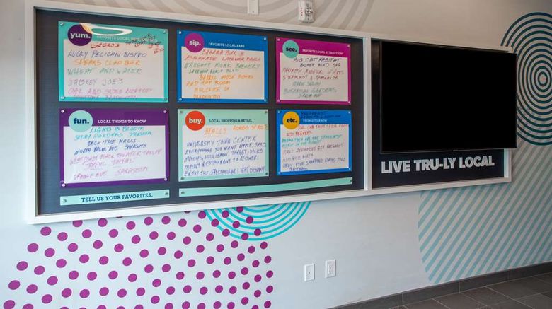 <b>Tru by Hilton Bradenton I 75 Lobby</b>. Images powered by <a href="https://iceportal.shijigroup.com/" title="IcePortal" target="_blank">IcePortal</a>.