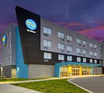 Tru by Hilton Gaylord Exterior