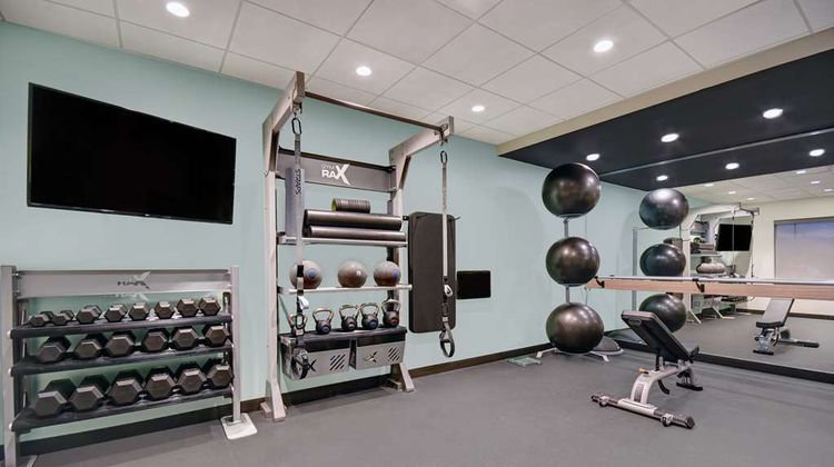 Tru by Hilton Gaylord Health