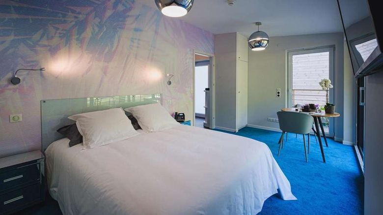 <b>Domaine de la Residence Room</b>. Images powered by <a href="https://iceportal.shijigroup.com/" title="IcePortal" target="_blank">IcePortal</a>.