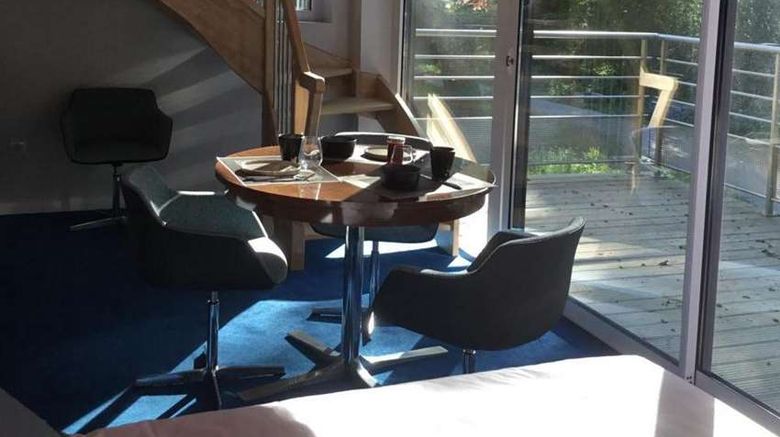 <b>Domaine de la Residence Room</b>. Images powered by <a href="https://iceportal.shijigroup.com/" title="IcePortal" target="_blank">IcePortal</a>.