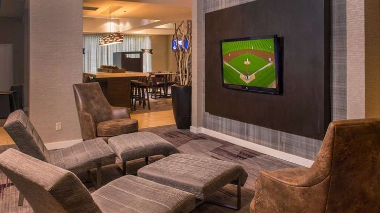 Sonesta Select Arlington Rosslyn Lobby