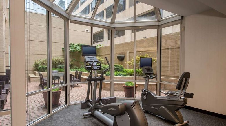 <b>Sonesta Select Arlington Rosslyn Health</b>. Images powered by <a href="https://iceportal.shijigroup.com/" title="IcePortal" target="_blank">IcePortal</a>.