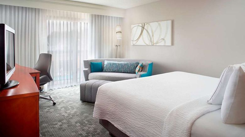 <b>Sonesta Select Atlanta Airport North Room</b>. Images powered by <a href="https://iceportal.shijigroup.com/" title="IcePortal" target="_blank">IcePortal</a>.
