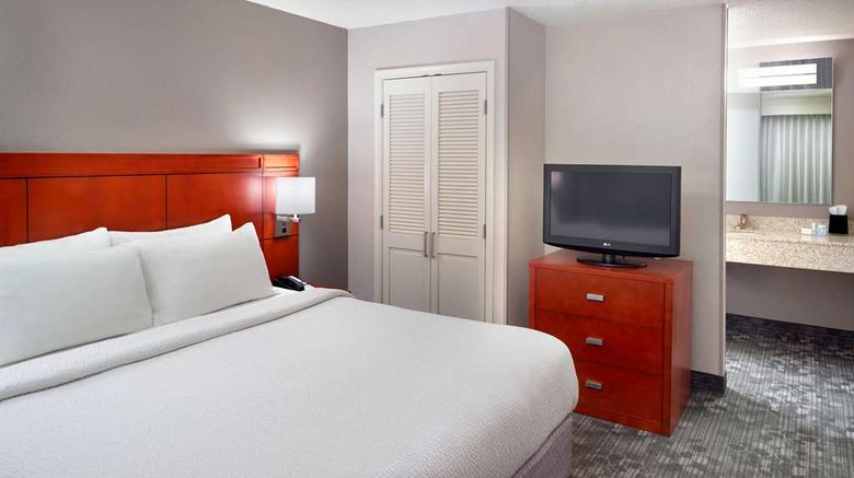 <b>Sonesta Select Atlanta Airport North Suite</b>. Images powered by <a href="https://iceportal.shijigroup.com/" title="IcePortal" target="_blank">IcePortal</a>.