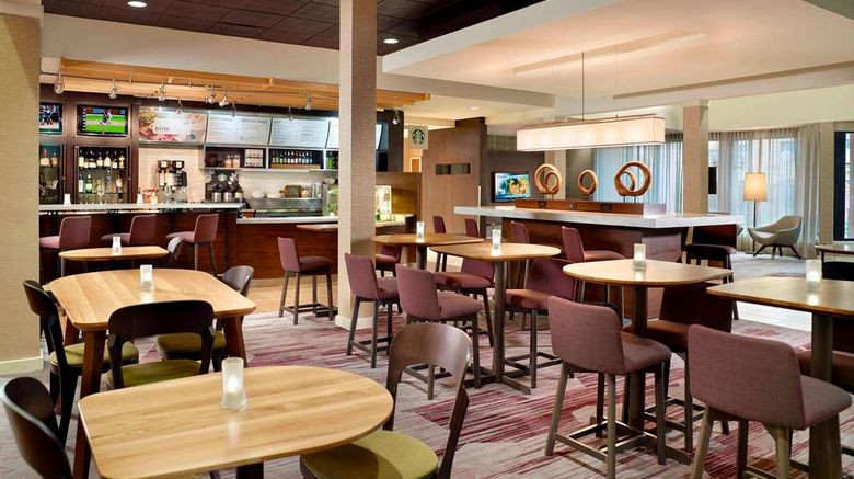 <b>Sonesta Select Atlanta Airport North Restaurant</b>. Images powered by <a href="https://iceportal.shijigroup.com/" title="IcePortal" target="_blank">IcePortal</a>.