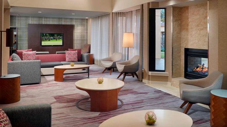 <b>Sonesta Select Atlanta Airport North Lobby</b>. Images powered by <a href="https://iceportal.shijigroup.com/" title="IcePortal" target="_blank">IcePortal</a>.