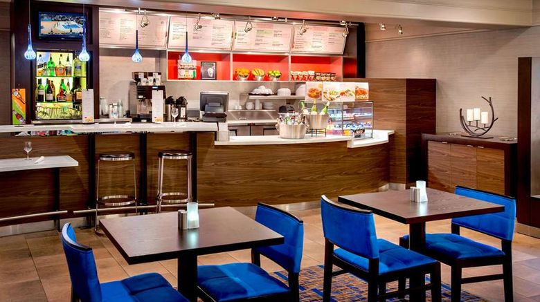 <b>Sonesta Select Boston Danvers Restaurant</b>. Images powered by <a href="https://iceportal.shijigroup.com/" title="IcePortal" target="_blank">IcePortal</a>.