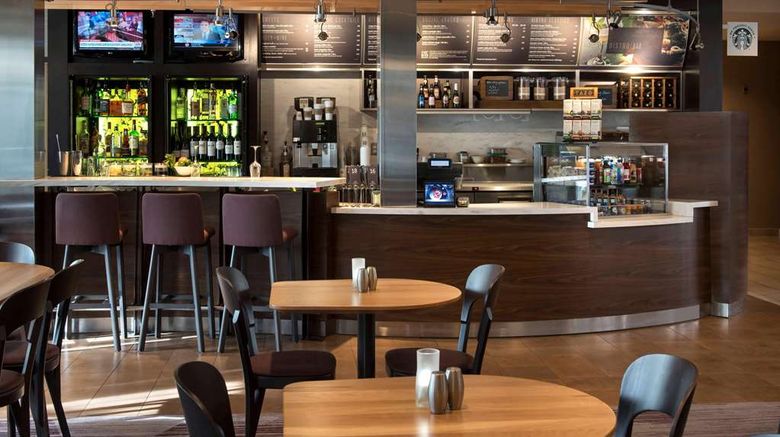 <b>Sonesta Select Boston Milford Restaurant</b>. Images powered by <a href="https://iceportal.shijigroup.com/" title="IcePortal" target="_blank">IcePortal</a>.